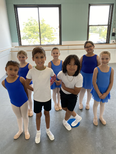 Group of 7 boys and girls in class. Metrowest Dance Academy classes for ages 5 to 8 years.